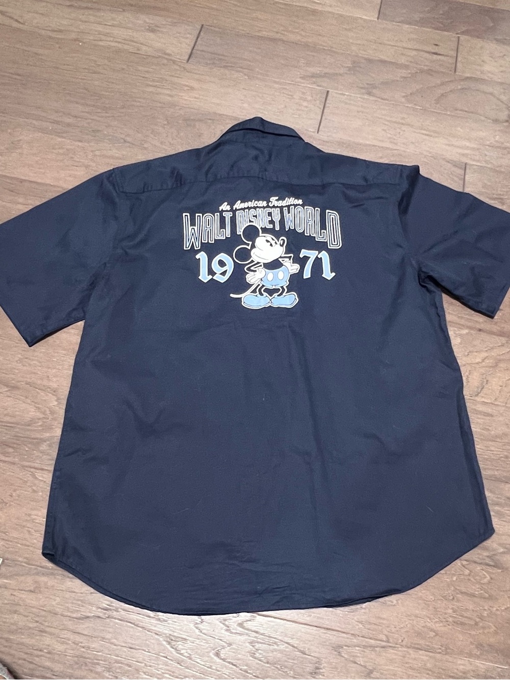 Mens Disney Navy Short-Sleeve Button-Down with Retro Mickey 1971 Graphic